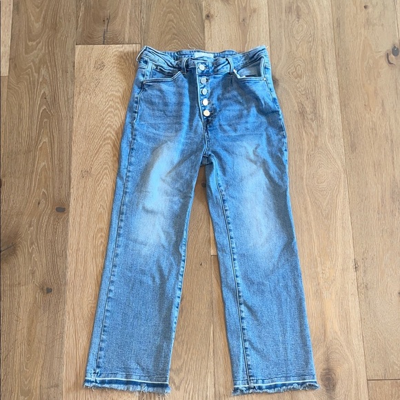 Risen raylee cross over denim
Jeans Stylish Blue Button-Fly Jeans size. 15 32 - Picture 2 of 9